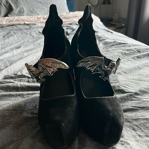 Demonia demon-18 black velvet discontinued (colour and material) s9 never worn